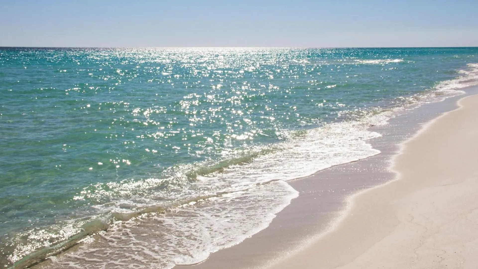 Дом отдыха Steps To Paradise: Ground-Floor 2Br/2Ba Beachfront Condo, Sleeps 8, Gulf Views! Панама-Сити