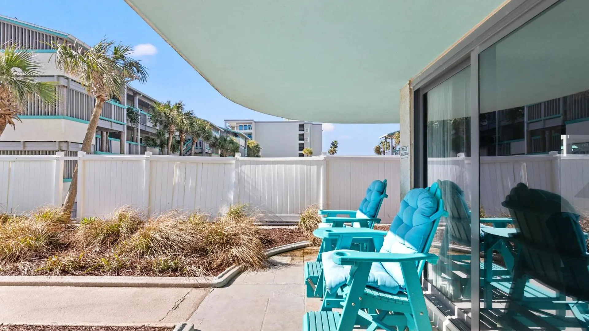 Дом отдыха Steps To Paradise: Ground-Floor 2Br/2Ba Beachfront Condo, Sleeps 8, Gulf Views! Панама-Сити
