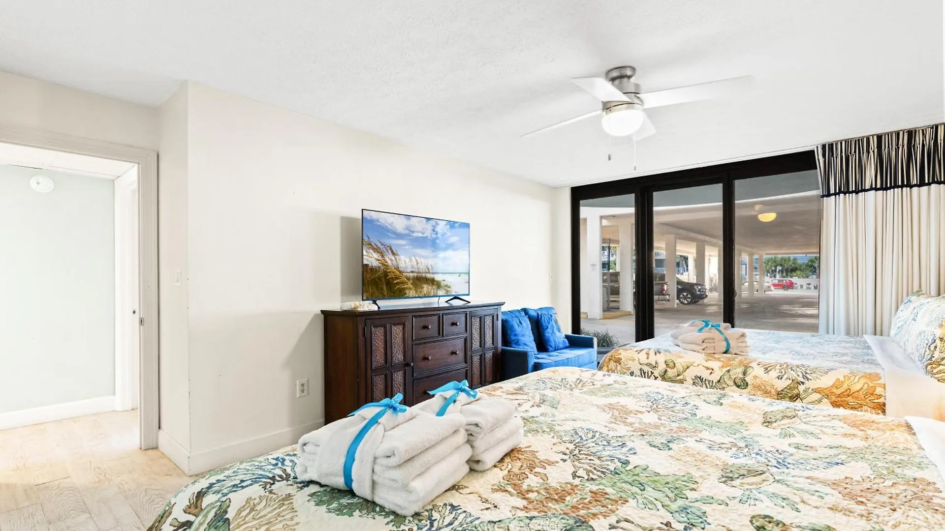 Steps To Paradise: Ground-Floor 2Br/2Ba Beachfront Condo, Sleeps 8, Gulf Views! Панама-Сити США