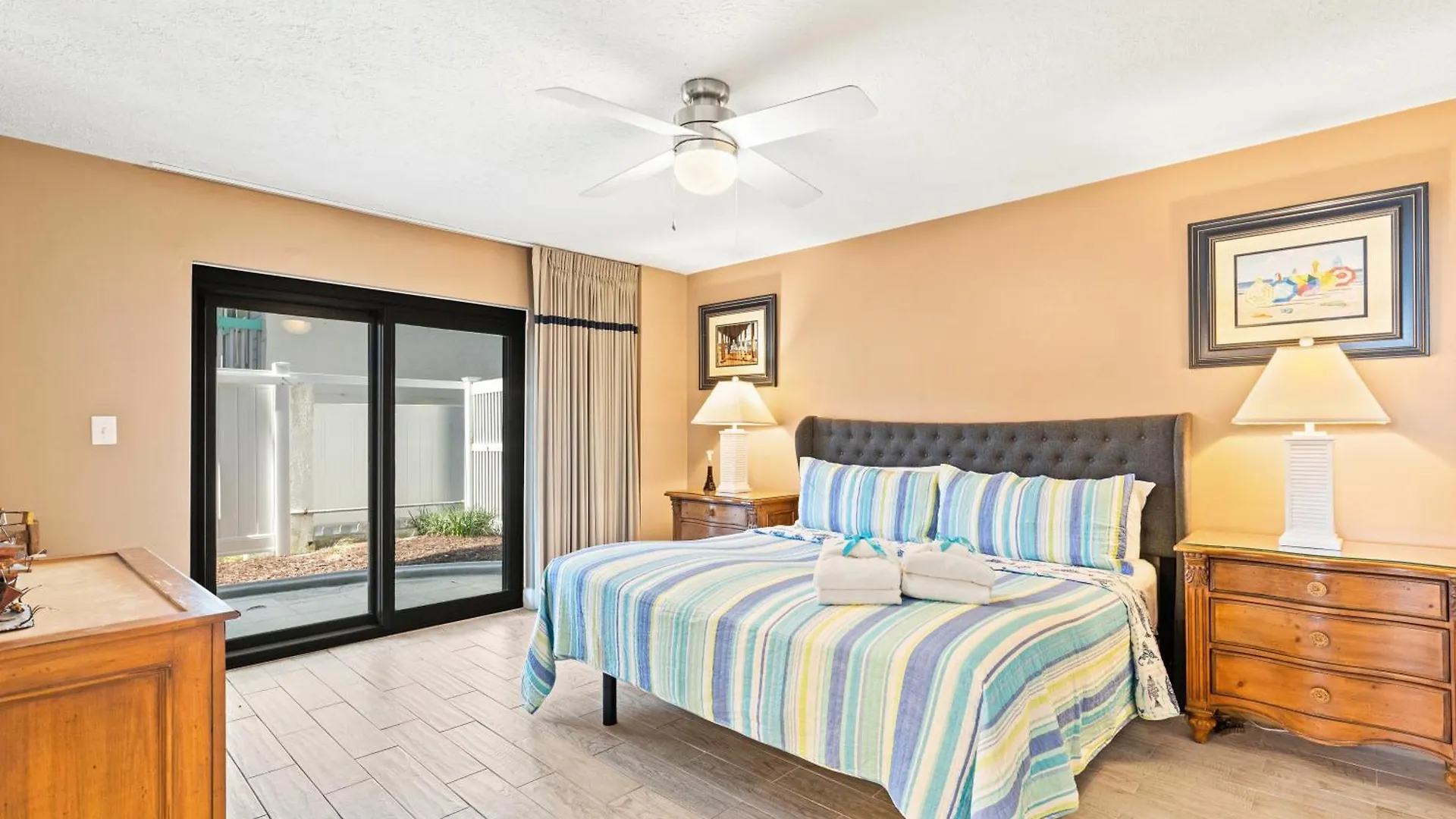 Steps To Paradise: Ground-Floor 2Br/2Ba Beachfront Condo, Sleeps 8, Gulf Views! Панама-Сити США