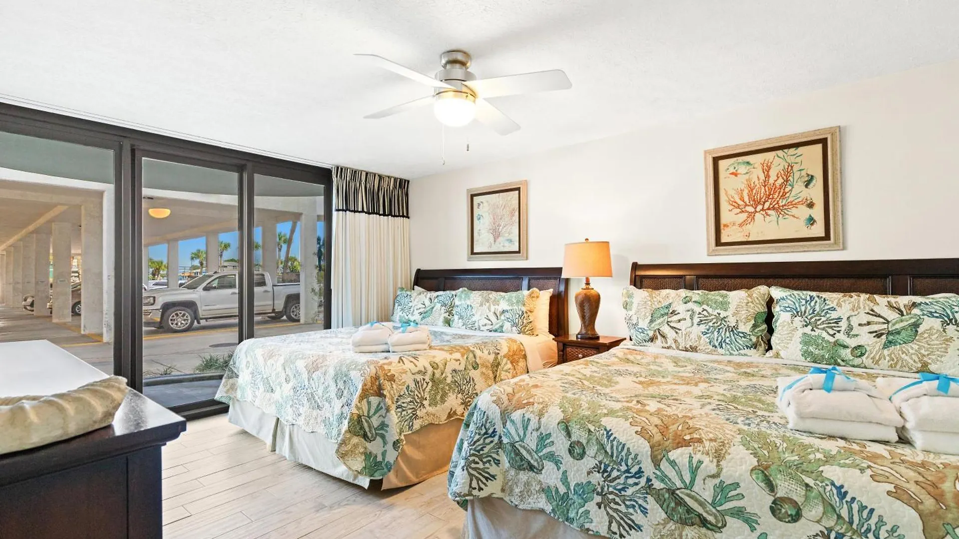 Steps To Paradise: Ground-Floor 2Br/2Ba Beachfront Condo, Sleeps 8, Gulf Views! Панама-Сити