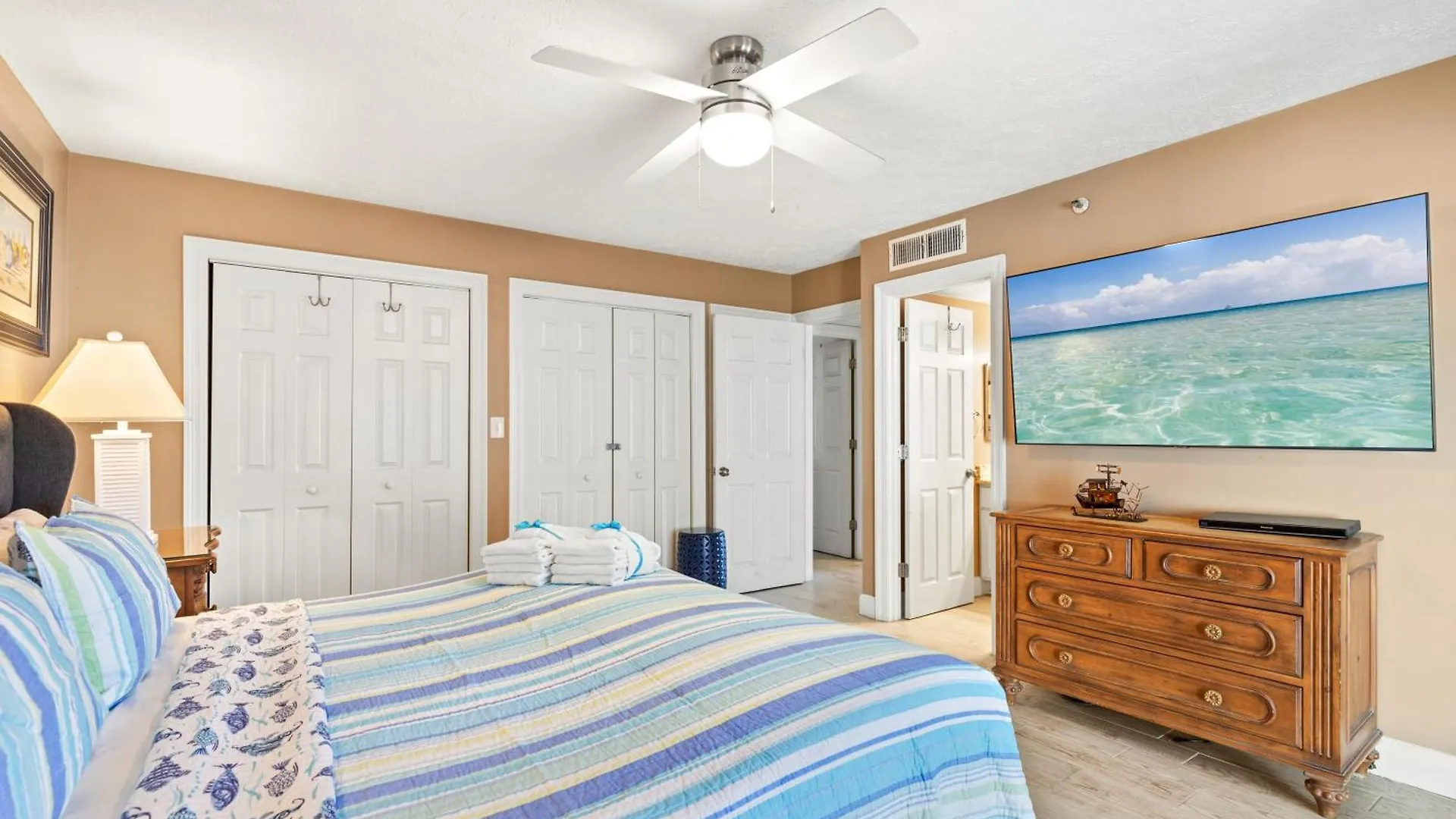 Steps To Paradise: Ground-Floor 2Br/2Ba Beachfront Condo, Sleeps 8, Gulf Views! Панама-Сити Дом отдыха