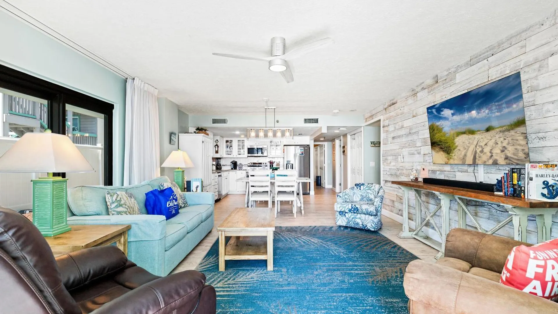 Дом отдыха Steps To Paradise: Ground-Floor 2Br/2Ba Beachfront Condo, Sleeps 8, Gulf Views! Панама-Сити США