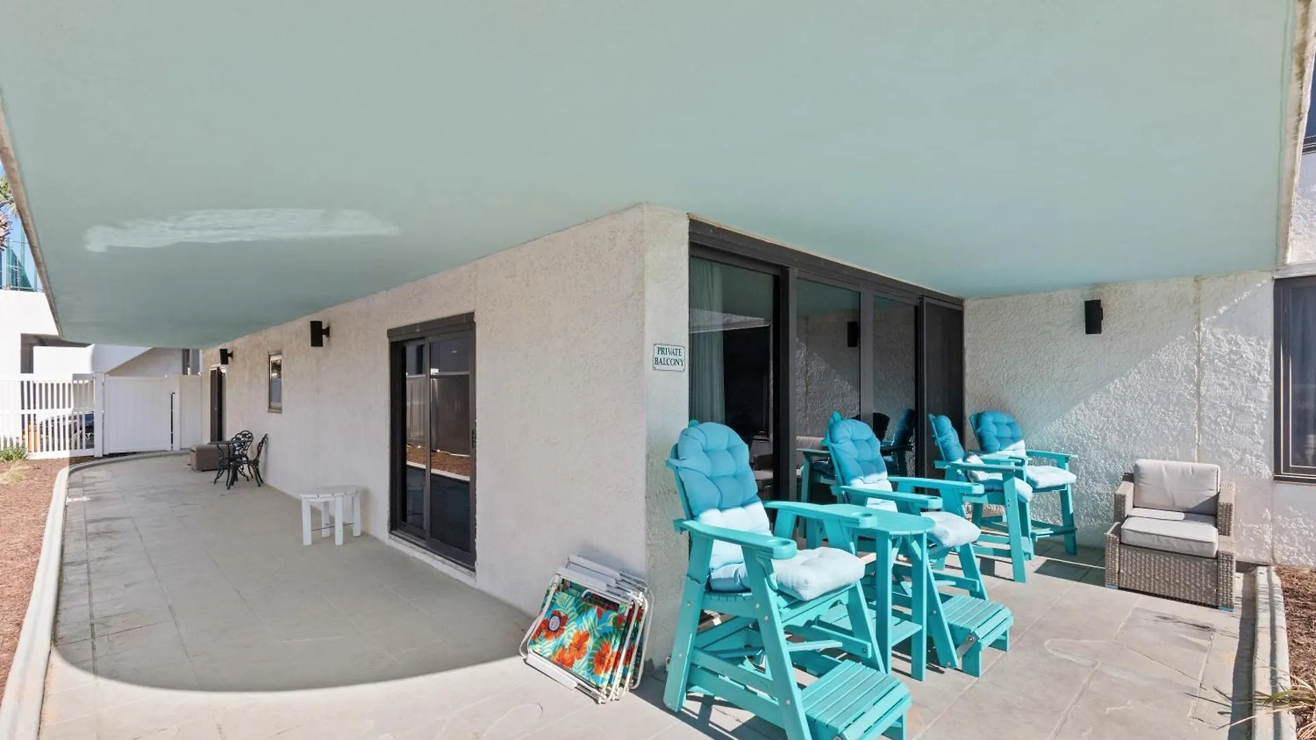 Holiday home Steps To Paradise: Ground-Floor 2Br/2Ba Beachfront Condo, Sleeps 8, Gulf Views! Panama City Beach